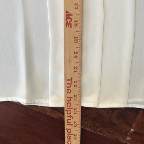 LOFT | Women's White Sleeveless Top pleated front - Picture 7 of 11